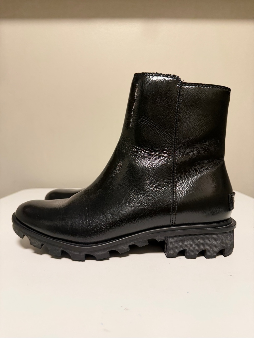 Sorel Phoenix Zip Patent-Black Boot 1834171010 Women’s US 8 EU 39